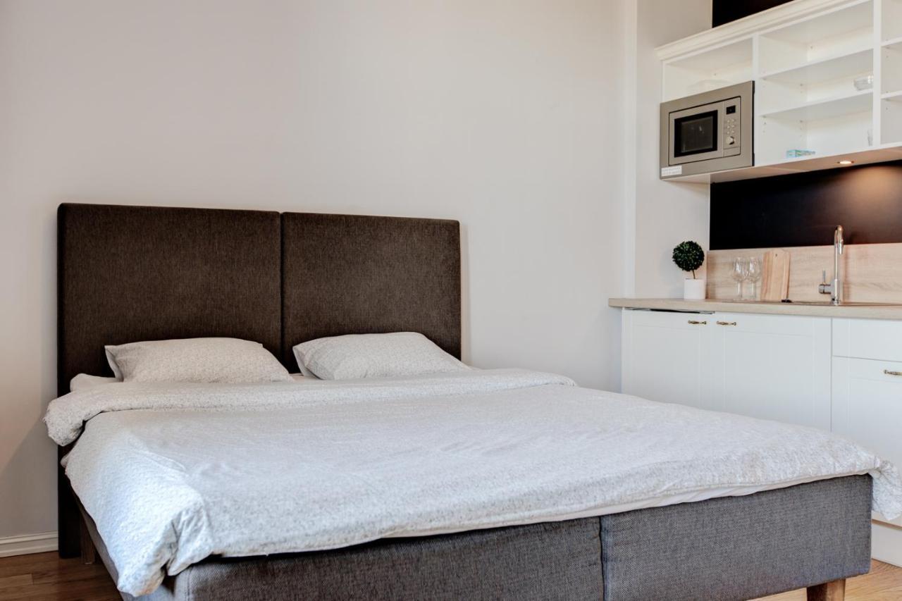 Stylish Studio In Perfect Location, 24H Reception Apartment Tallinn Exterior photo