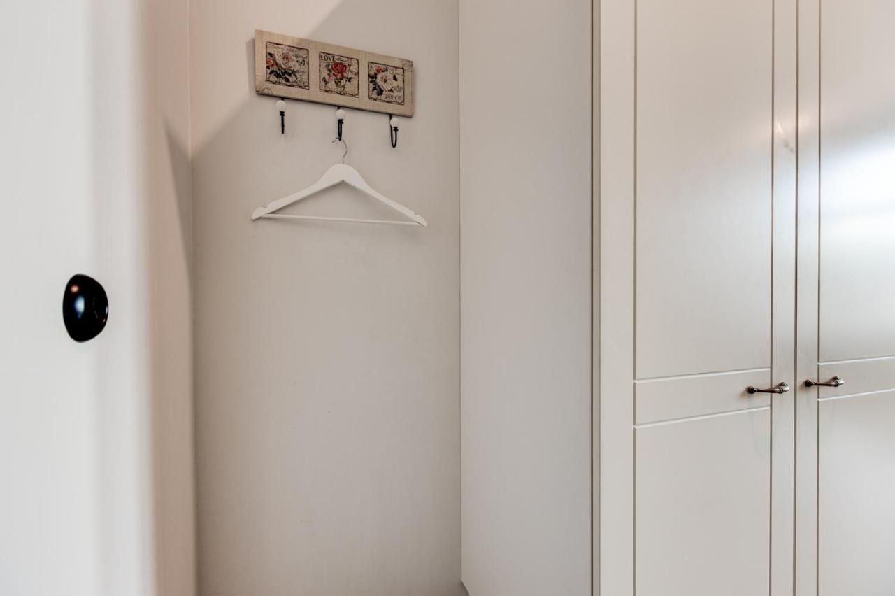 Stylish Studio In Perfect Location, 24H Reception Apartment Tallinn Exterior photo